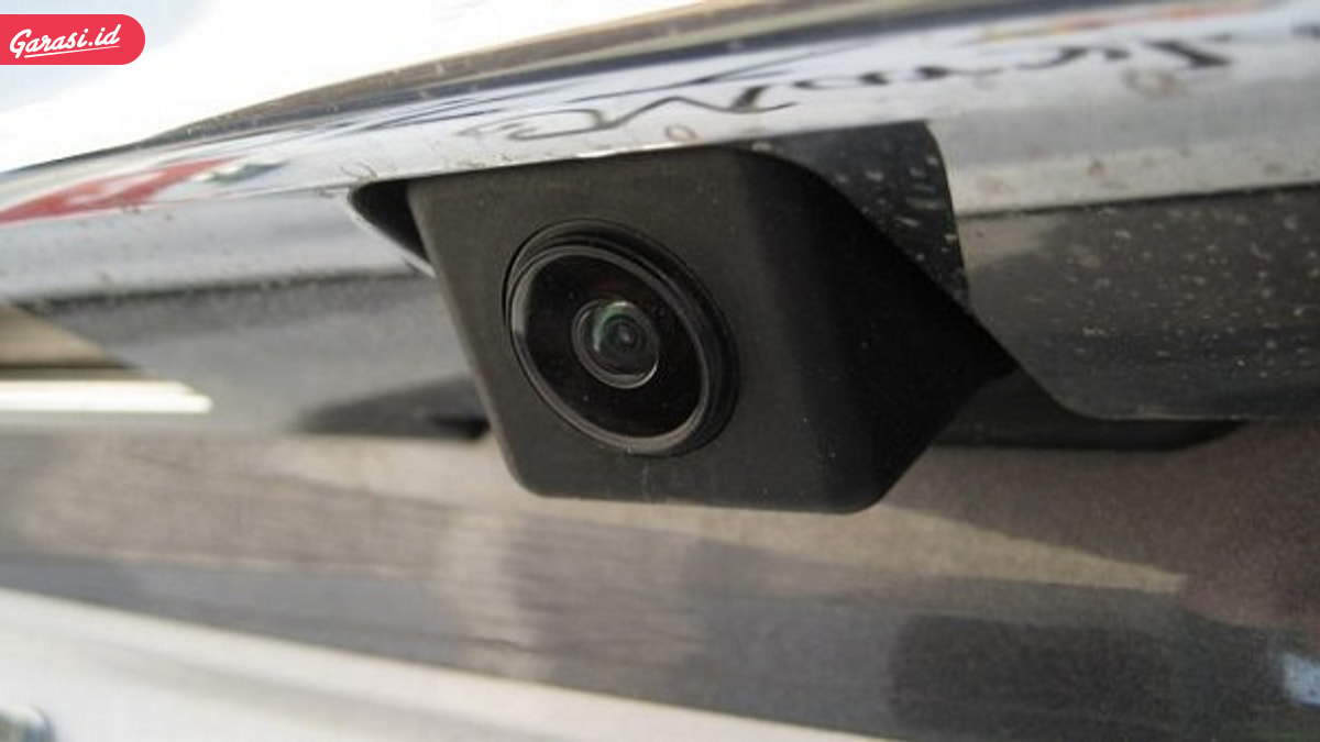 Apa Saja Fitur Keselamatan Yang Penting Di Mobil