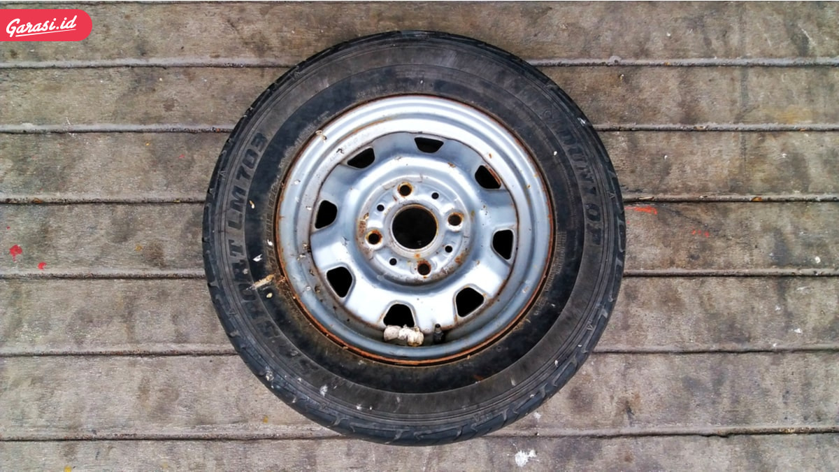 Efek Penggunaan Ban Mobil Yang Sudah Tua